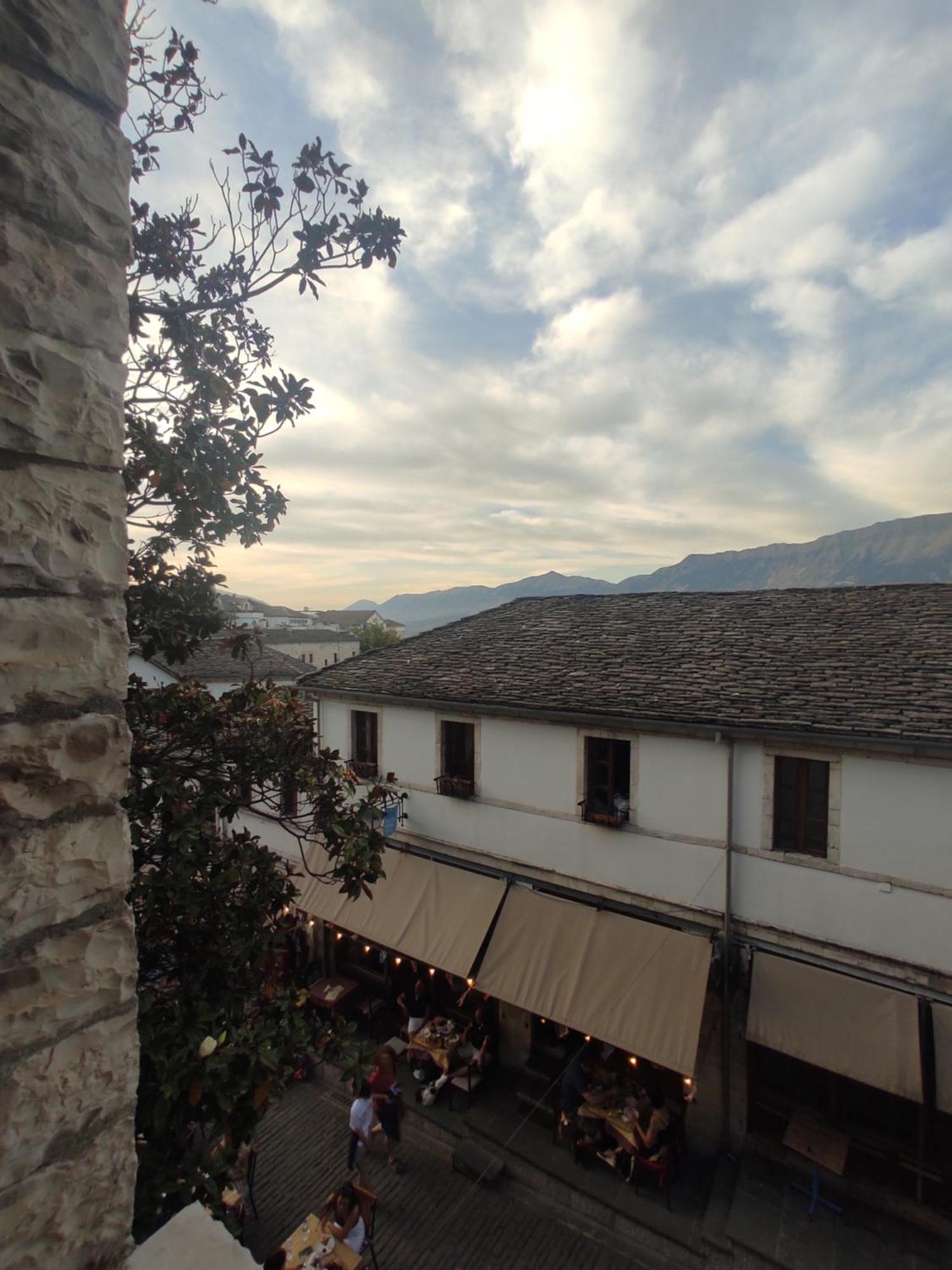 Xheison Apartment Gjirokastër Exterior foto